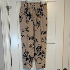 Jules & Leopold Beige Floral Jogger Pants